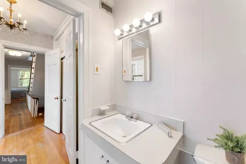 Bath - 108 4th St NE, Washington, DC 20002 photo 2 of 4