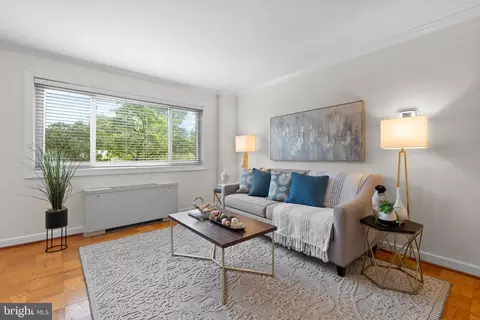 4570 Macarthur Blvd NW #105, Washington, DC 20007