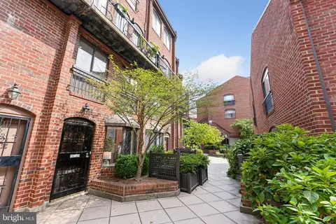 1034 Paper Mill Ct NW #1034, Washington, DC 20007