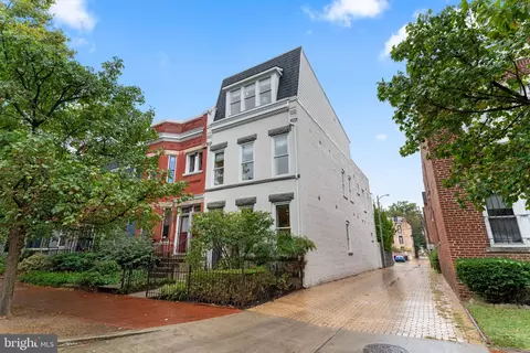 626 4th St NE, Washington, DC 20002
