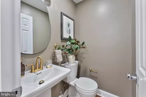 732 50th St NE, Washington, DC 20019 photo 8