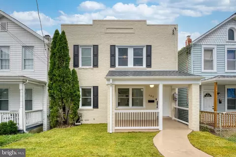 732 50th St NE, Washington, DC 20019 photo 2