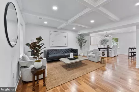 732 50th St NE, Washington, DC 20019