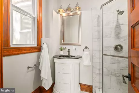 403 K St NE, Washington, DC 20002 photo 32