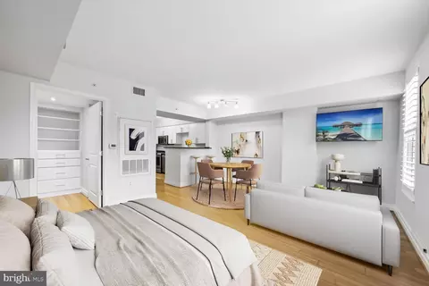 915 E Street St NW #904, Washington, DC 20004 photo 2