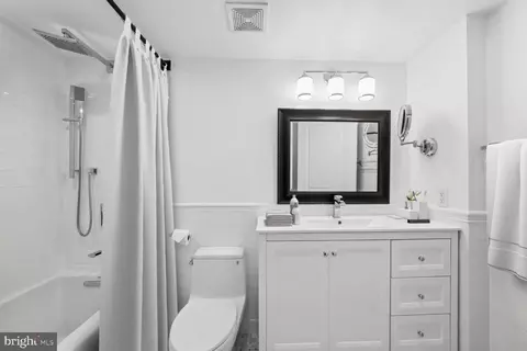 915 E Street St NW #904, Washington, DC 20004 photo 9