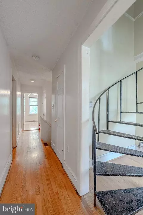 28 16th St SE, Washington, DC 20003 photo 17