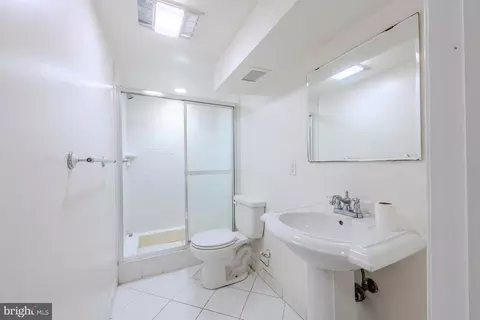 28 16th St SE, Washington, DC 20003 photo 36