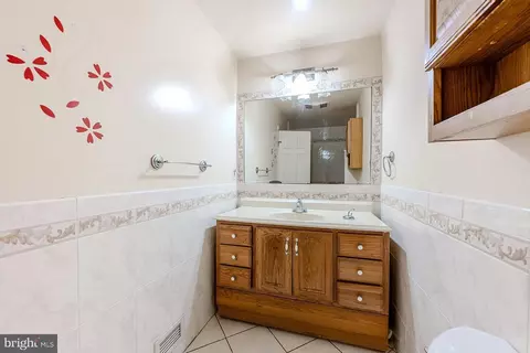 28 16th St SE, Washington, DC 20003 photo 22