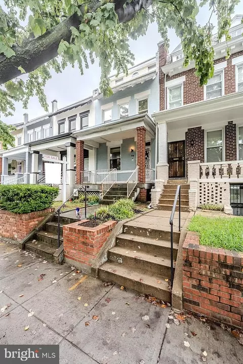 28 16th St SE, Washington, DC 20003 photo 4