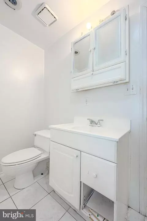 28 16th St SE, Washington, DC 20003 photo 30