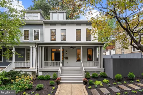 2558 36th St NW, Washington, DC 20007