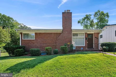 1200 34th Pl SE, Washington, DC 20019