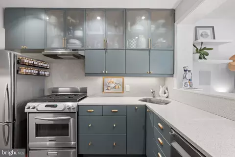 2217 39th St NW, Washington, DC 20007 photo 10