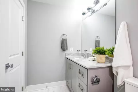 1253 Mount Olivet Rd NE #4, Washington, DC 20002 photo 17