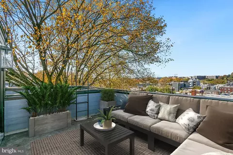 1253 Mount Olivet Rd NE #4, Washington, DC 20002