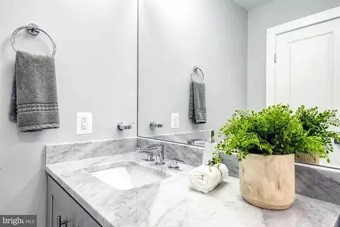 1253 Mount Olivet Rd NE #4, Washington, DC 20002 photo 19