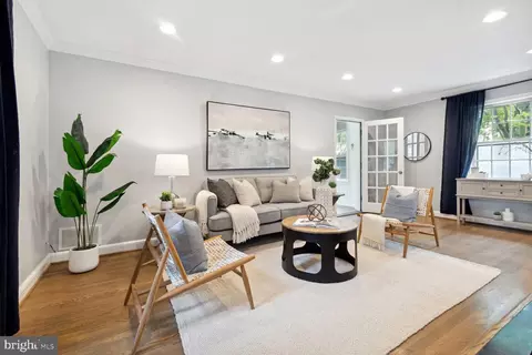 4525 Macomb St NW, Washington, DC 20016