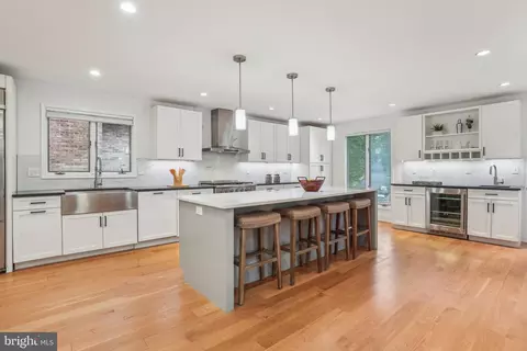 2902 Park Dr SE, Washington, DC 20020