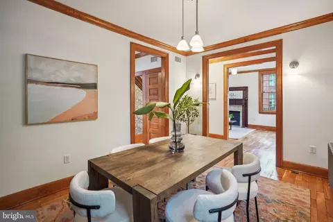 Dining - 1343 G St SE, Washington, DC 20003 photo 3 of 4