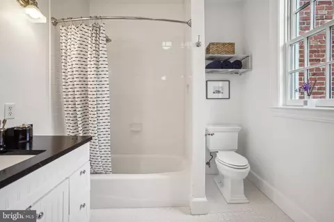 Bath - 1343 G St SE, Washington, DC 20003 photo 1 of 4