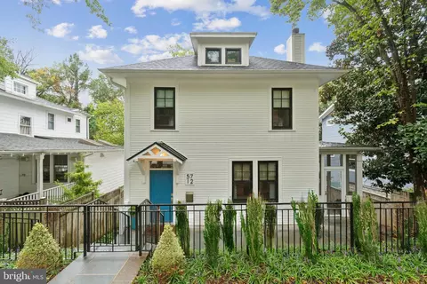 5712 Macarthur Blvd NW, Washington, DC 20016