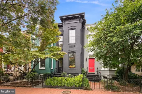 Exterior - 643 A St SE, Washington, DC 20003 photo 6 of 7