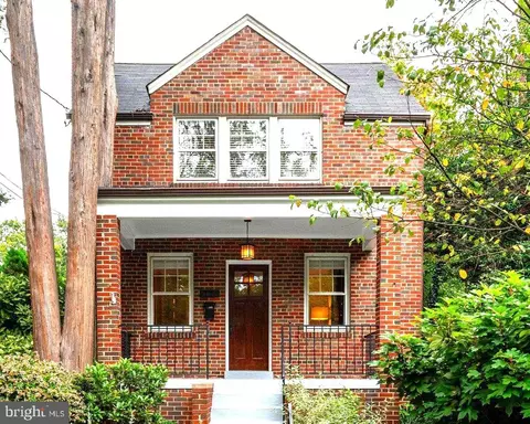 3005 Stephenson Pl NW, Washington, DC 20015