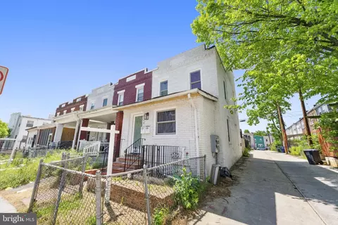 624 20th St NE, Washington, DC 20002