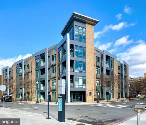 525 Water St SW #204, Washington, DC 20024