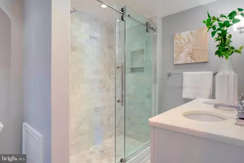 411 11th St SE, Washington, DC 20003 photo 32