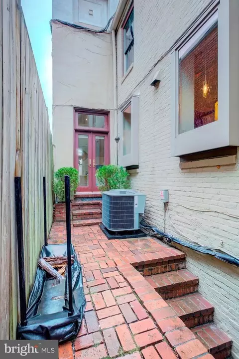 411 11th St SE, Washington, DC 20003 photo 21
