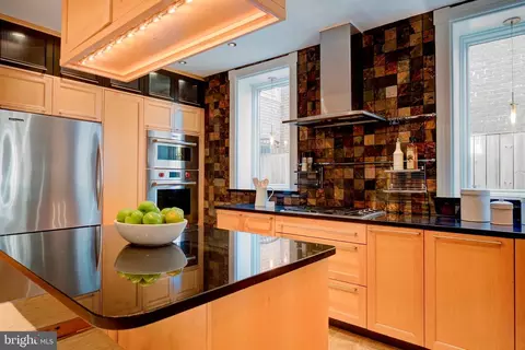 411 11th St SE, Washington, DC 20003 photo 10