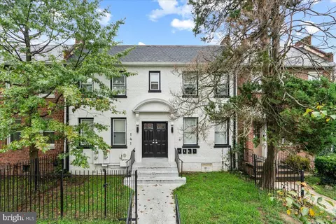141 36th St NE, Washington, DC 20019