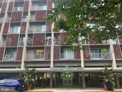 800 4th St SW #S420, Washington, DC 20024