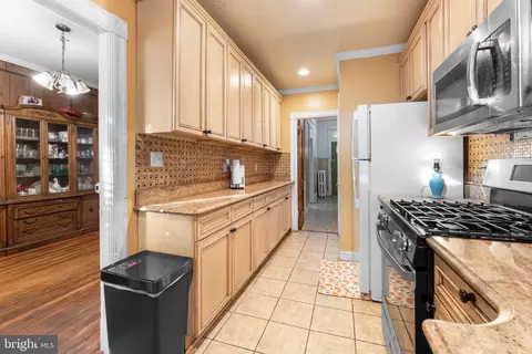 Entry Way - 307 15th St NE, Washington, DC 20002 photo 1 of 4