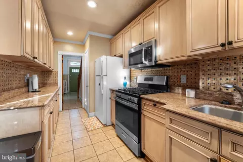 Entry Way - 307 15th St NE, Washington, DC 20002 photo 2 of 4