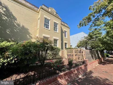 Exterior - 1024 G St NE, Washington, DC 20002 photo 11 of 17