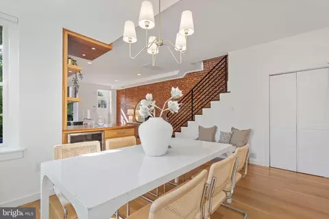 Dining - 1024 G St NE, Washington, DC 20002 photo 3 of 4