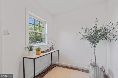 Entry Way - 1024 G St NE, Washington, DC 20002 photo 4 of 7