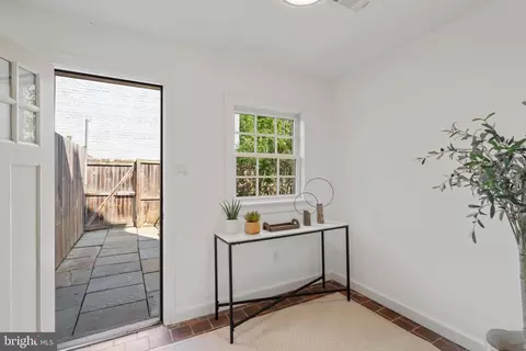 Entry Way - 1024 G St NE, Washington, DC 20002 photo 6 of 7