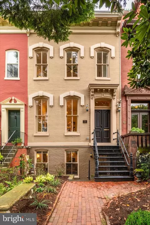 Exterior - 710 E Capitol St NE, Washington, DC 20003 photo 2 of 5