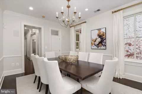Dining - 710 E Capitol St NE, Washington, DC 20003 photo 2 of 4