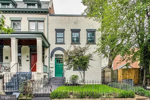 1233 C St SE, Washington, DC 20003