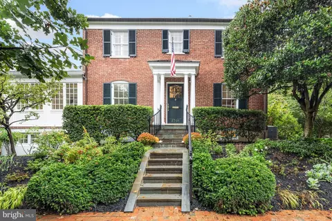 3701 R St NW, Washington, DC 20007