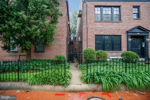 Exterior - 401 A St NE #3, Washington, DC 20002 photo 3 of 5