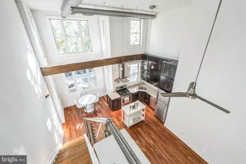 Entry Way - 257 15th St SE #A, Washington, DC 20003 photo 2 of 3
