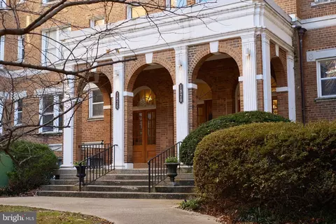 1820 Clydesdale Pl NW #212, Washington, DC 20009