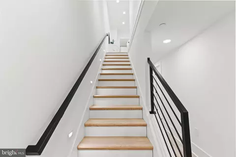Entry Way - 1825 N Capitol St NE #1, Washington, DC 20002 photo 8 of 9