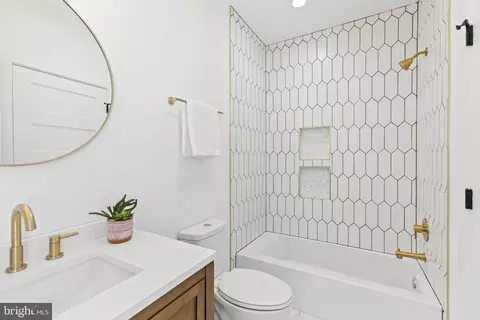 Bath - 1825 N Capitol St NE #1, Washington, DC 20002 photo 1 of 5